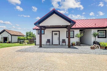 live oak cabins sleeps 8 w hot tubs