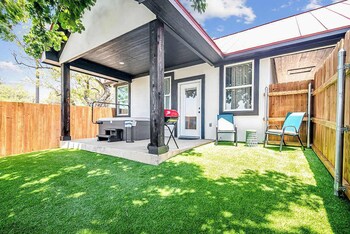 live oak cabins sleeps 8 w hot tubs