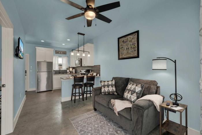 live oak cabins sleeps 8 w hot tubs