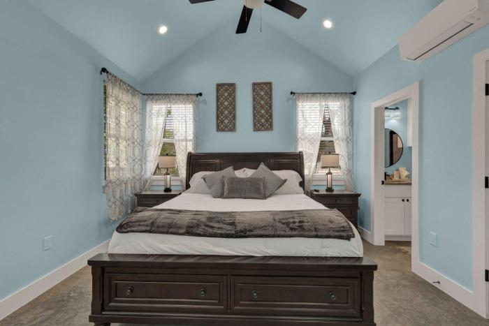 live oak cabins sleeps 8 w hot tubs