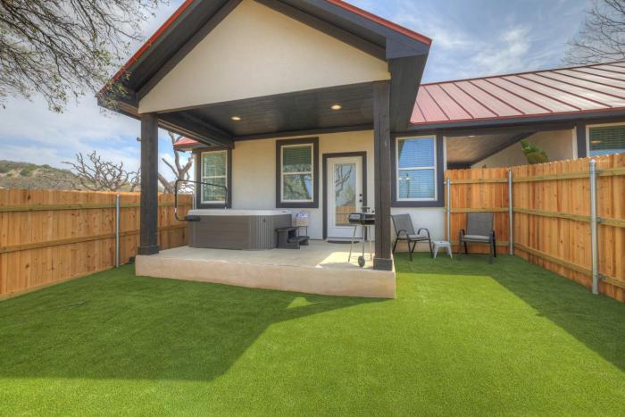 live oak cabins sleeps 8 w hot tubs