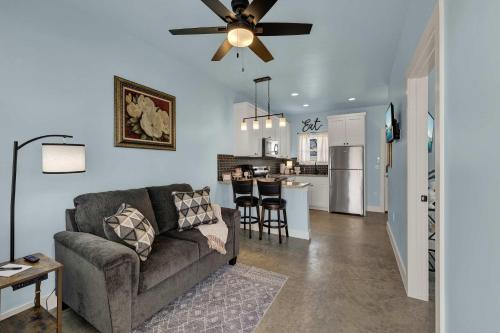 live oak cabins sleeps 8 w hot tubs