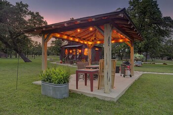 cabins out back nest