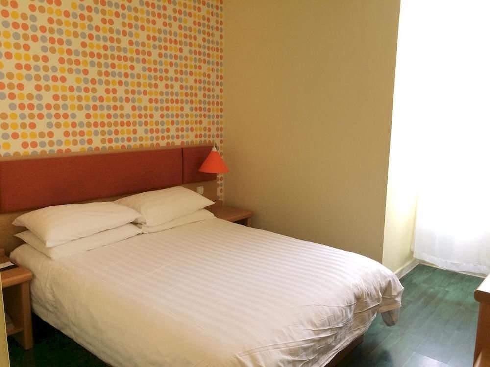home inn plus wuxi zhongshan road shenglimen metro station
