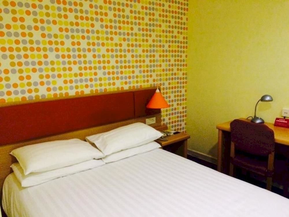 Home Inn Plus (Wuxi Zhongshan Road Shenglimen Metro Station),Civil Lines,3 star