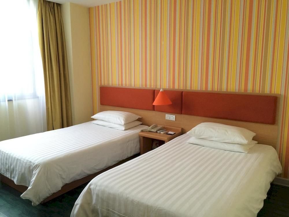 Home Inn Plus (Wuxi Zhongshan Road Shenglimen Metro Station),Civil Lines,3 star
