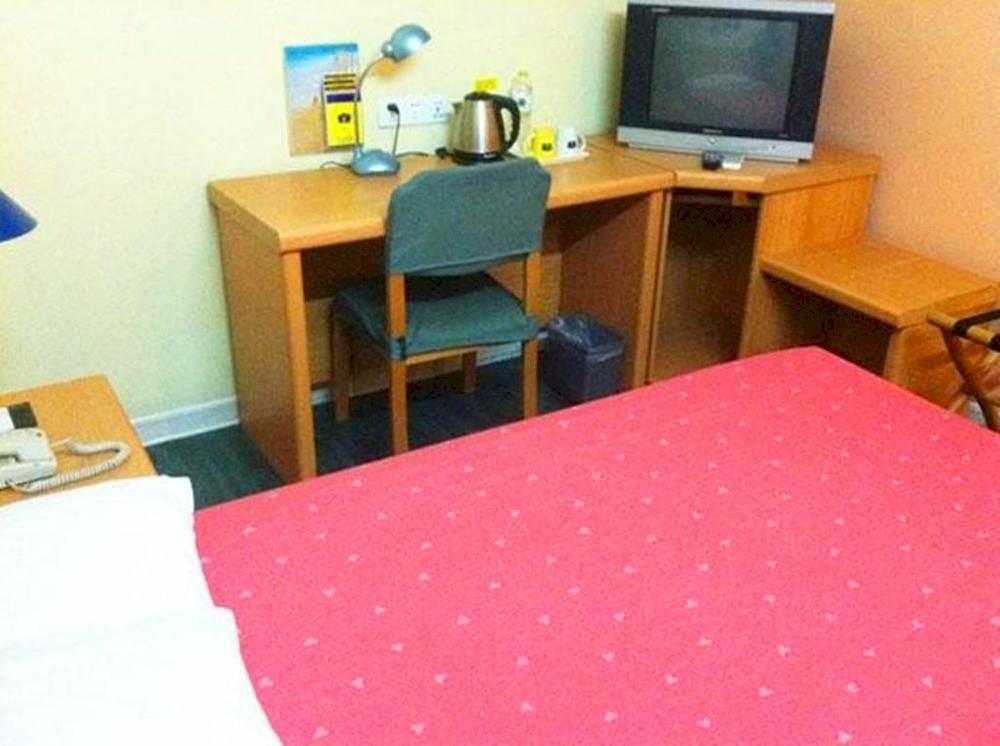 Home Inn Plus (Wuxi Zhongshan Road Shenglimen Metro Station),Civil Lines,3 star