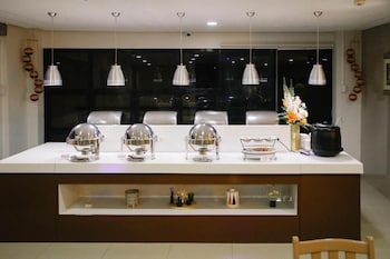 Surigao Royal Regency Suites,,3 star
