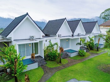 batur volcano slope