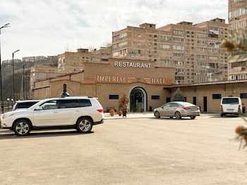Imperial Hotel,,3 star