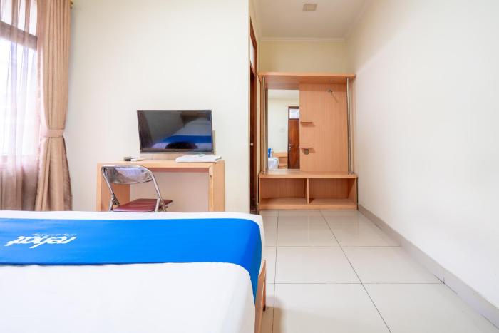 rehat at hotel kurnia karapitan