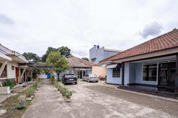 rehat at hotel kurnia karapitan
