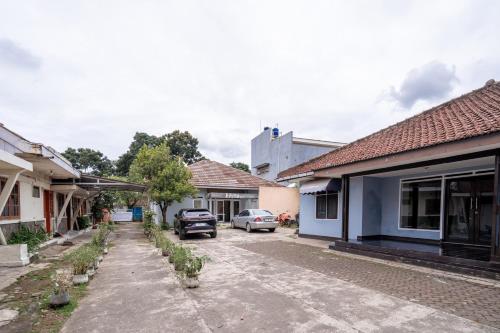 rehat at hotel kurnia karapitan