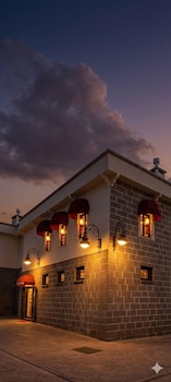 Grand Sur Butik Otel,Alipaşa Mahallesi Çeşme 1.Sokak No :7,0 star