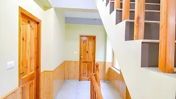 the rohtang chalet cottage