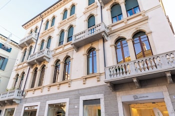 storica ed elegante residenza catullo
