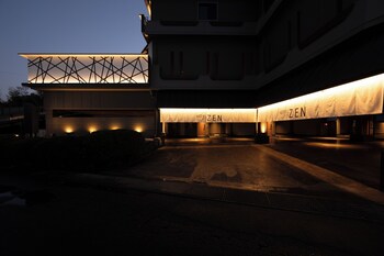 hotel zen narahourai