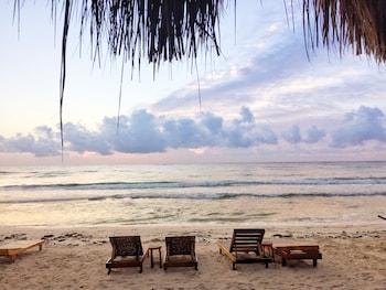 playa canek beachfront eco hotel