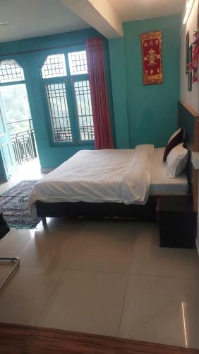 hotel freedom palace