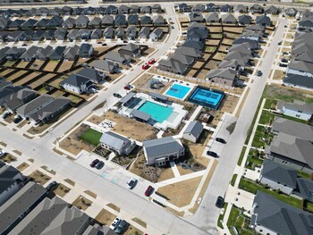 4bed luxury getaway with pool table lake