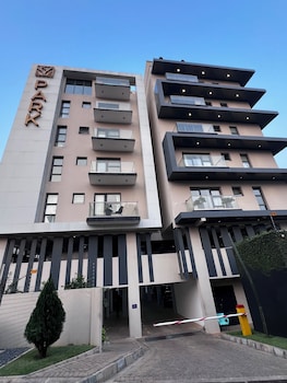 luxury studio apartments in accra