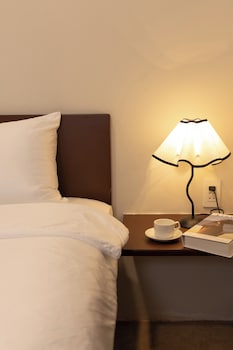 Beige Hotel,,3 star