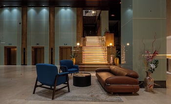 Iconic Plaza Hotel,,4 star