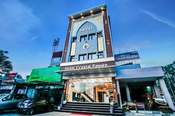 hotel crystal empire