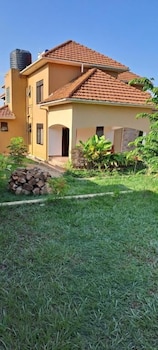 Banks Boutique Inn Kampala,,2 star
