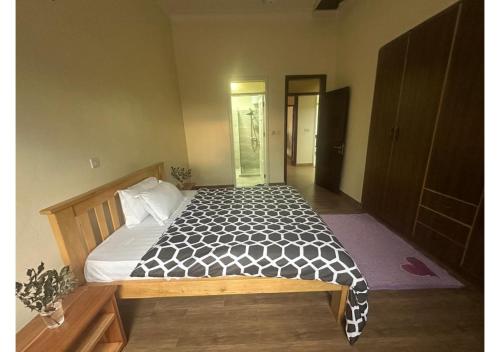 Banks Boutique Inn Kampala,,2 star