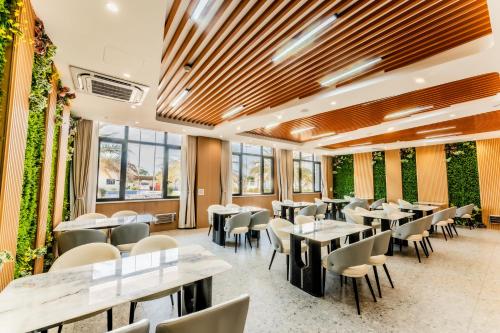 Beijing Daxing Apartment,,3 star