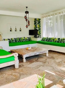 white nyumba malindi