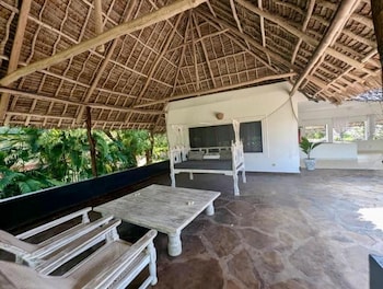 white nyumba malindi