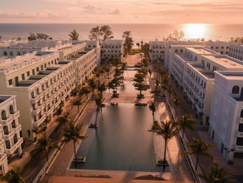 hadu hotel and cafe