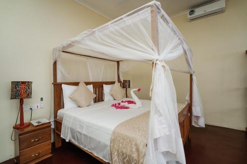 maisara mafia beach lodge