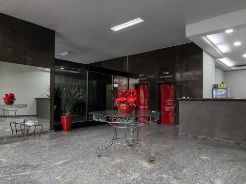 carlton plaza americana
