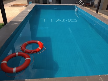 Tiano Hotel & Suites,,3 star