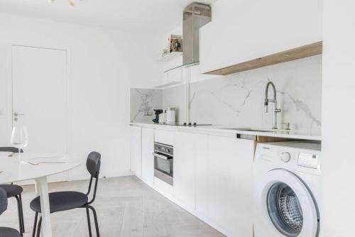 A Haven Of Peace In Neuilly Sur Seine,,0 star