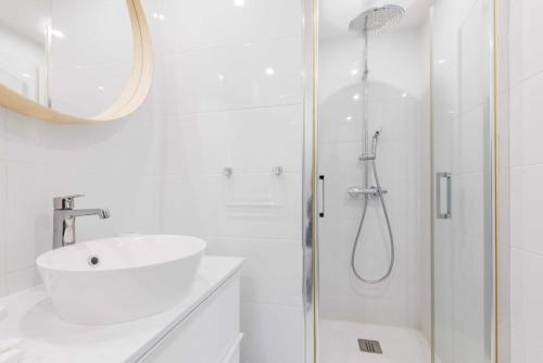 A Haven Of Peace In Neuilly Sur Seine,,0 star