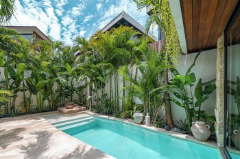 Tropical Villas In Prime Bingin - Near The Beach,,4 star