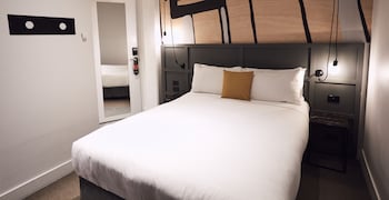 hotel woolstore 1888 sydney handwritten collection