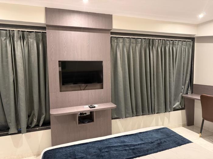 kurla suites