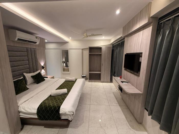 kurla suites
