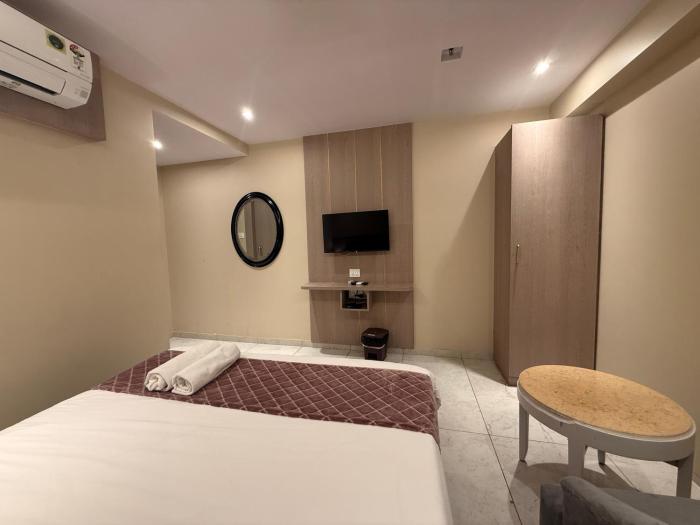 kurla suites