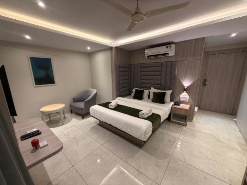 kurla suites