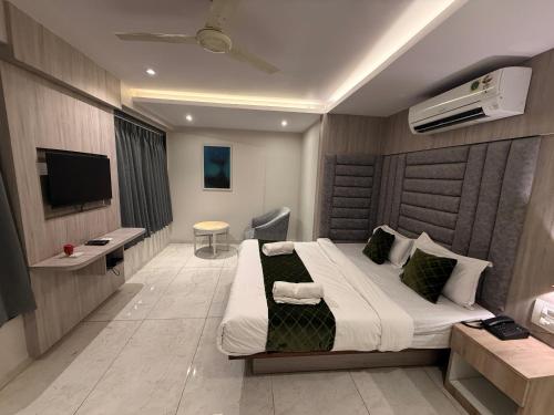kurla suites