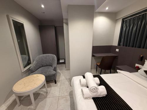 kurla suites