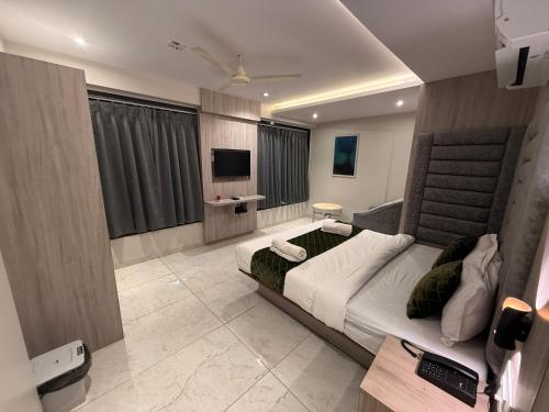 kurla suites
