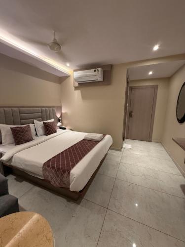 kurla suites
