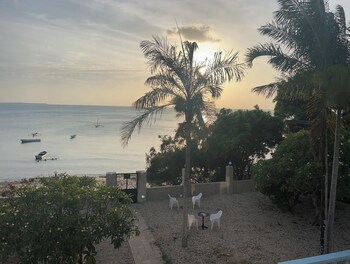 mango beach hotel